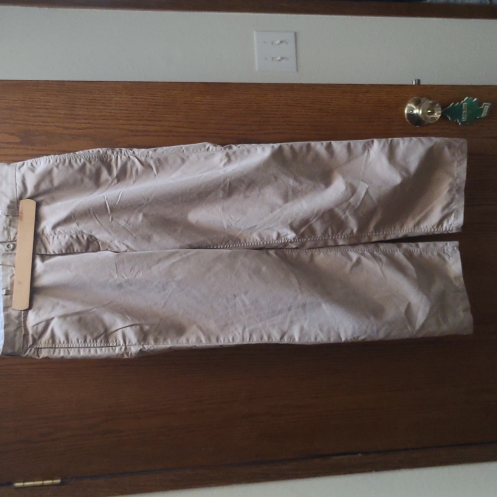 Gap khakis relaxed fit tan pants size 30x30